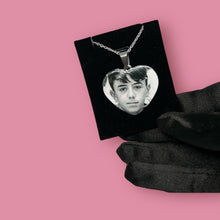 Load image into Gallery viewer, Personalized Photo Pendant Necklace