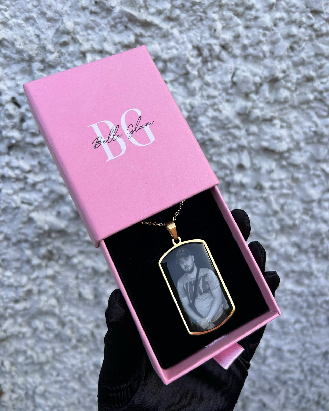 Detailed Outline Photo Pendant Necklace