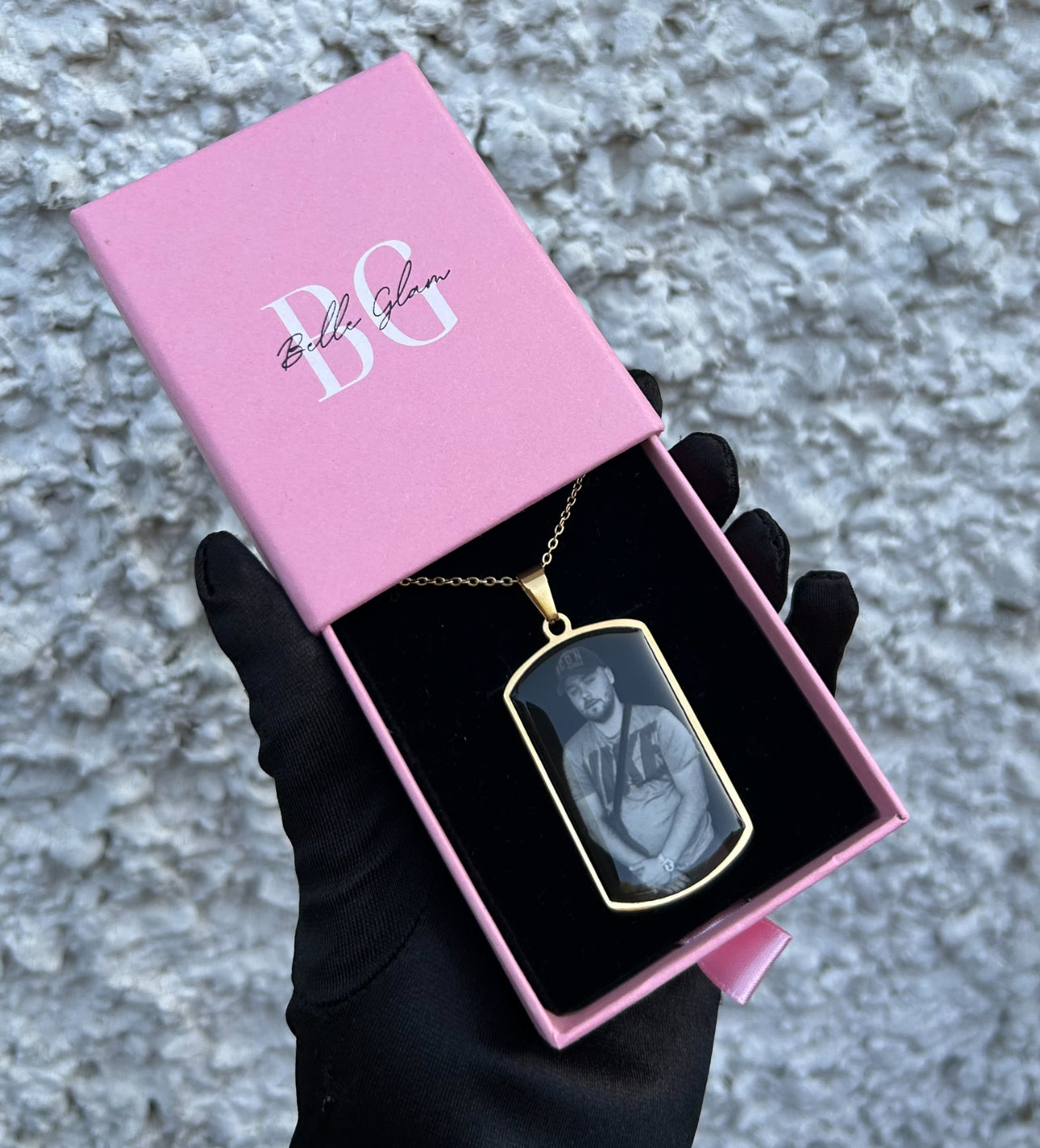 Detailed Outline Photo Pendant Necklace